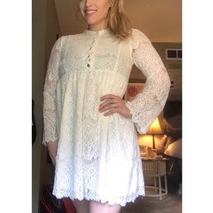 White long sleeve lace dress